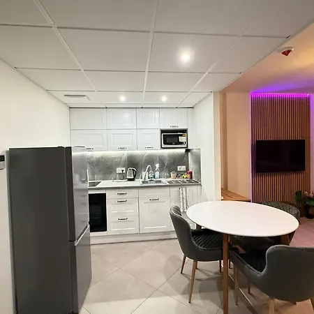 Aparthotel Smart With Parking