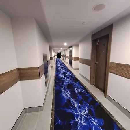 Smart With Parking Aparthotel 3*