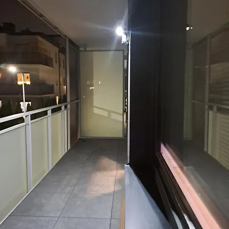 Smart With Parking 4* Warschau