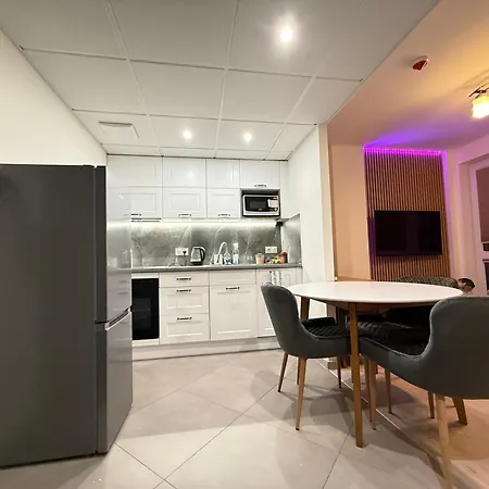 Smart With Parking 3* Warsaw