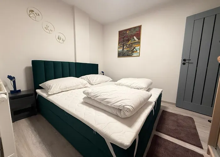 Apart Otel Smart With Parking Varşova